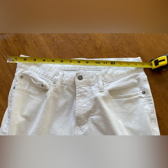 Old Navy Men’s White Slim Fit Jeans - Picture 3 of 9